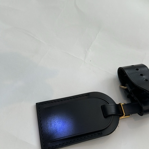 Louis Vuitton Authentic Pre owned in great condition Black Luggage Tag. - Picture 9 of 9